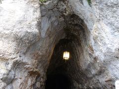 -波斯托伊纳溶洞