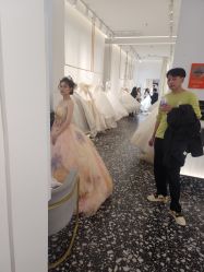 -喜爱高定婚纱摄影