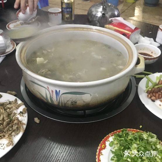 老砂锅炖山羊肉(周口总店)