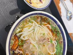 -云阿蛮云南生烫牛肉米线(奉贤路店)