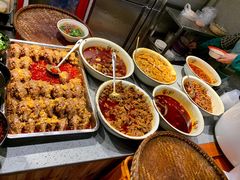 -爆炸头阿姨小四川正宗川味小吃(无任何分店)