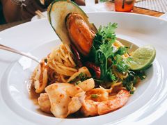 -Chom Cafe and Restaurant