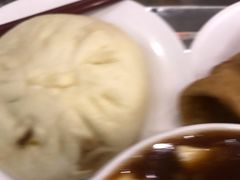 猪肉圆白菜包子-玉华台饭庄(裕中西里小区店)