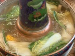 -毛辣果·贵州红酸汤牛肉火锅(西单店)