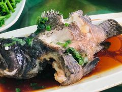 -四川小胡子海鲜(丁村万人海鲜广场店)