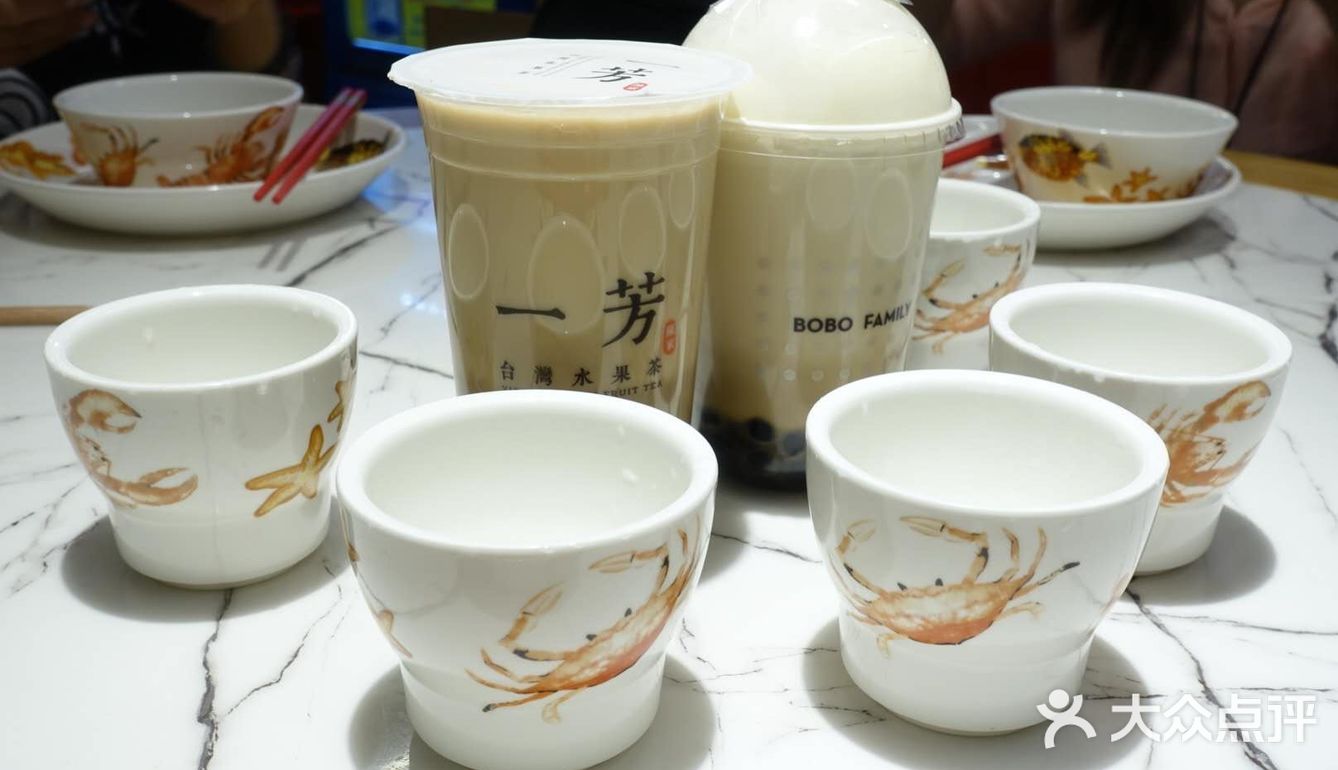 经过一桌人的比对反正就是喜茶完胜了一芳奶茶