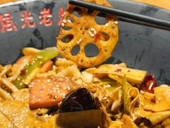 -风光老灶麻辣香锅(大成路翠微百货店)