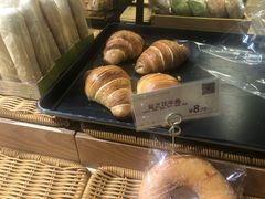 -顶东面包花园·生日蛋糕(世博店)