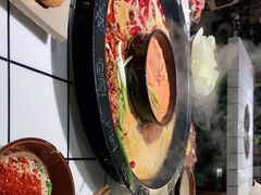 -扎起市井老火锅(乐山总店)