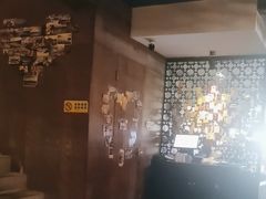 -香巴拉云南餐厅(华莱坞店)