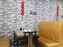 卡座-壹阁胡羊焖饼(特色小吃街店)