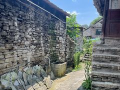 -高荡千年布依古寨旅游景区