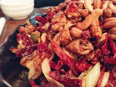 果仁辣子鸡-疆Jiang·新疆秘制料理