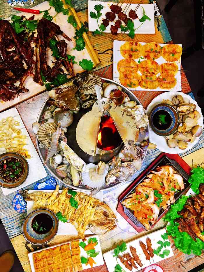 味之道海鲜铜火锅-"很不错的一家海鲜铜火锅~店内装修还可以~.