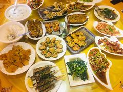 -覃记海鲜美食餐厅