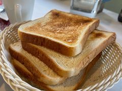 烤切片白面包-小白桦西餐厅