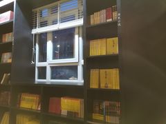 -钟书阁(松江泰晤士小镇店)