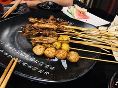 -何师烧烤·香辣蟹·川菜·30年老品牌(太古里旗舰店)