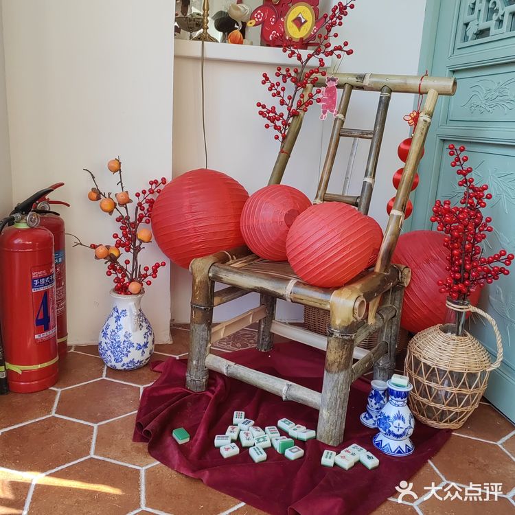 骑行胡同 景山旁新年装扮几乎就位