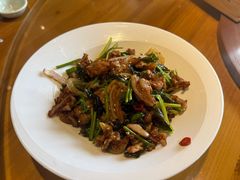 -头上红煨盐鸡·非遗院子餐厅
