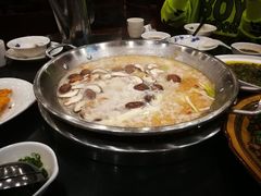 -老来福·非遗酸汤兔(凯旋路店)