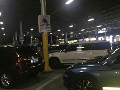 -麦德龙上海闵行商场-停车场