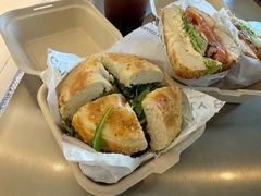 布拉格三重奏-HOLY BAGEL(苏河店)