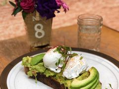 牛油果温泉蛋吐司-O'mills Sourdough Bakery&Bistro(永嘉路店)