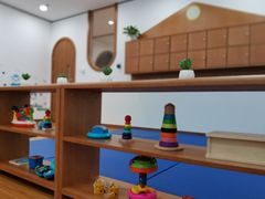 -抱抱熊托育中心(大悦城店)