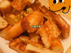 馕坑芝麻馕-巴扎美食·新疆菜·西域歌舞表演餐厅(新疆大厦店)