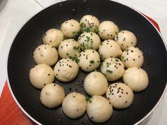 特色金牌拇指生煎包-梦都海鲜酒家(万达广场江桥店)