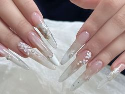 -芊屿芊浔美甲