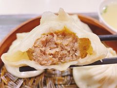鲜肉小笼-绿杨馄饨临顿路店