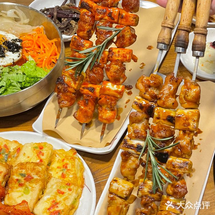 青岛最美韩料店 星空顶棚庭院风 太浪漫了吧
