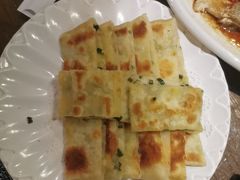 -东口码头·烧鸽子·鱼头泡饼·地方菜(金鹰悦城店)