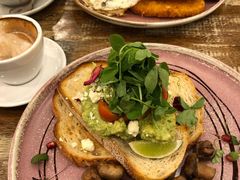 -FLOVIE FLORIST CAFE