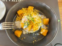 -Chom Cafe and Restaurant