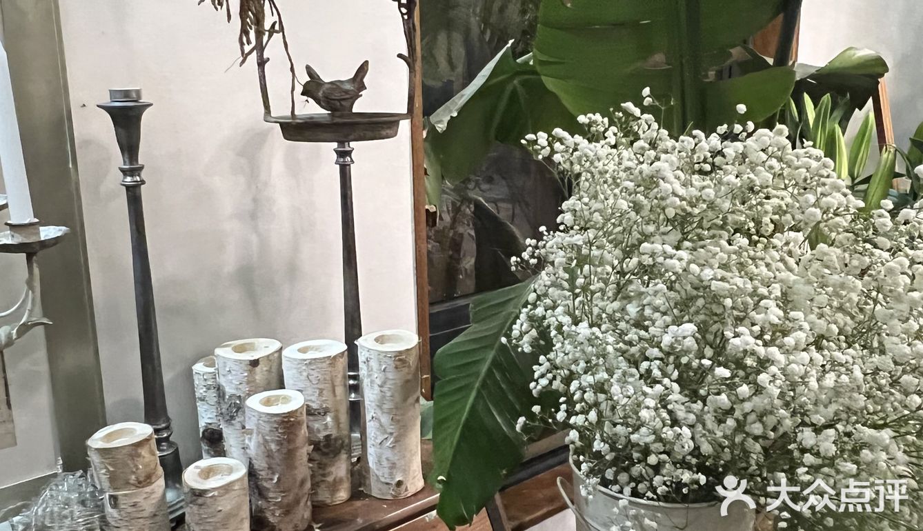 花园餐厅最美的还是小筑里神秘与浪漫