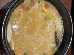 -银米·云南传统过桥米线(双廊黑金冠店)