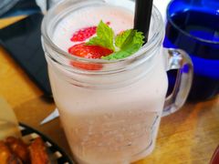 香蕉草莓奶昔-玛尚诺意式餐厅(官舍店)