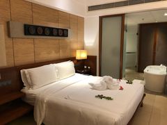 -三亚湾海居铂尔曼度假酒店