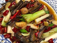爆炒土鳝鱼-百年粉蒸牛肉