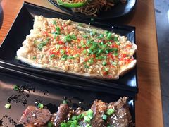 烤猪蹄-二旗里烧烤·烤羊排(龙域店)