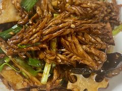 -泉畔人家·老济南经典鲁菜(大明湖店)