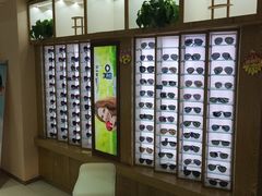 -杰伦眼镜·依视路·星趣控