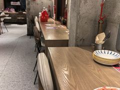 -必胜客(上海华谊新所店)