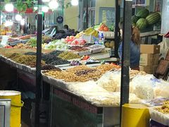 自助取餐区-布尔津河堤夜市
