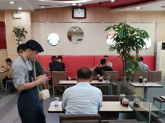 大堂-李先生牛肉面大王(营口大润发店)