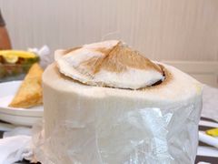 -志龙皇冠吃货椰子铺