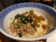 辣肉拌面-沪西老弄堂面馆(定西路店)